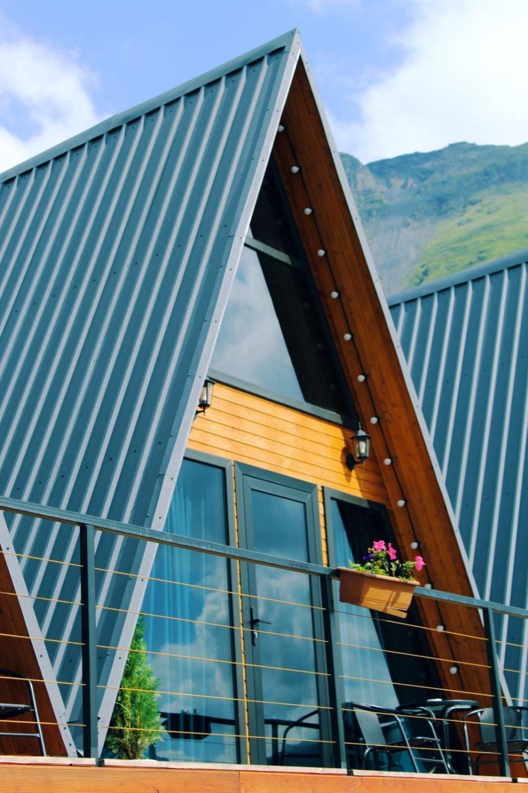 Pyramid Kazbegi Hotel Eksteriør billede